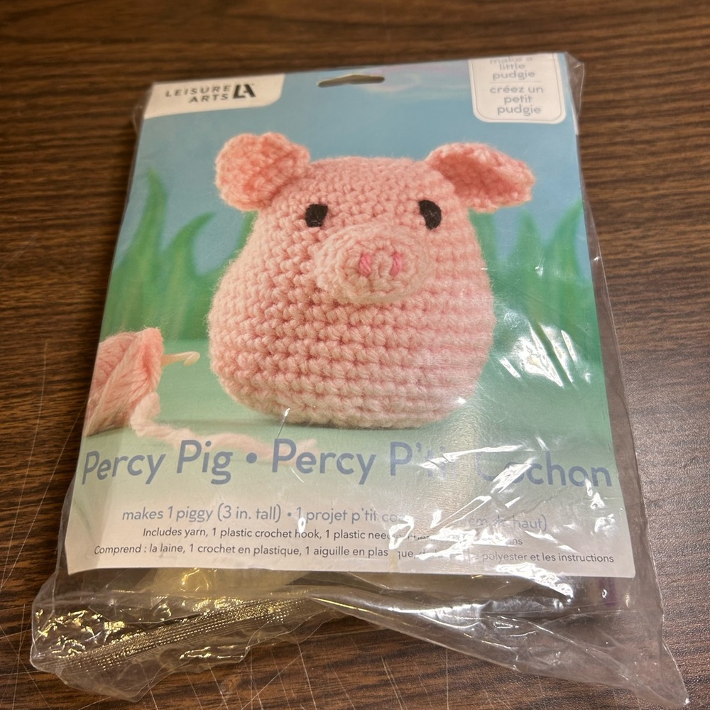 New Leisure Arts Friend Piggy Crochet Pudgies Kit 57012